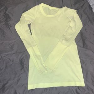Lululemon long sleeve swiftly tech